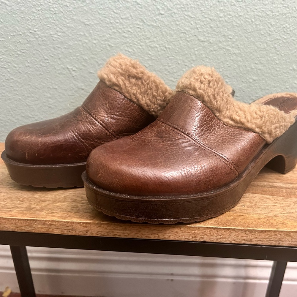 Brown Clogs with Faux Fur Lining